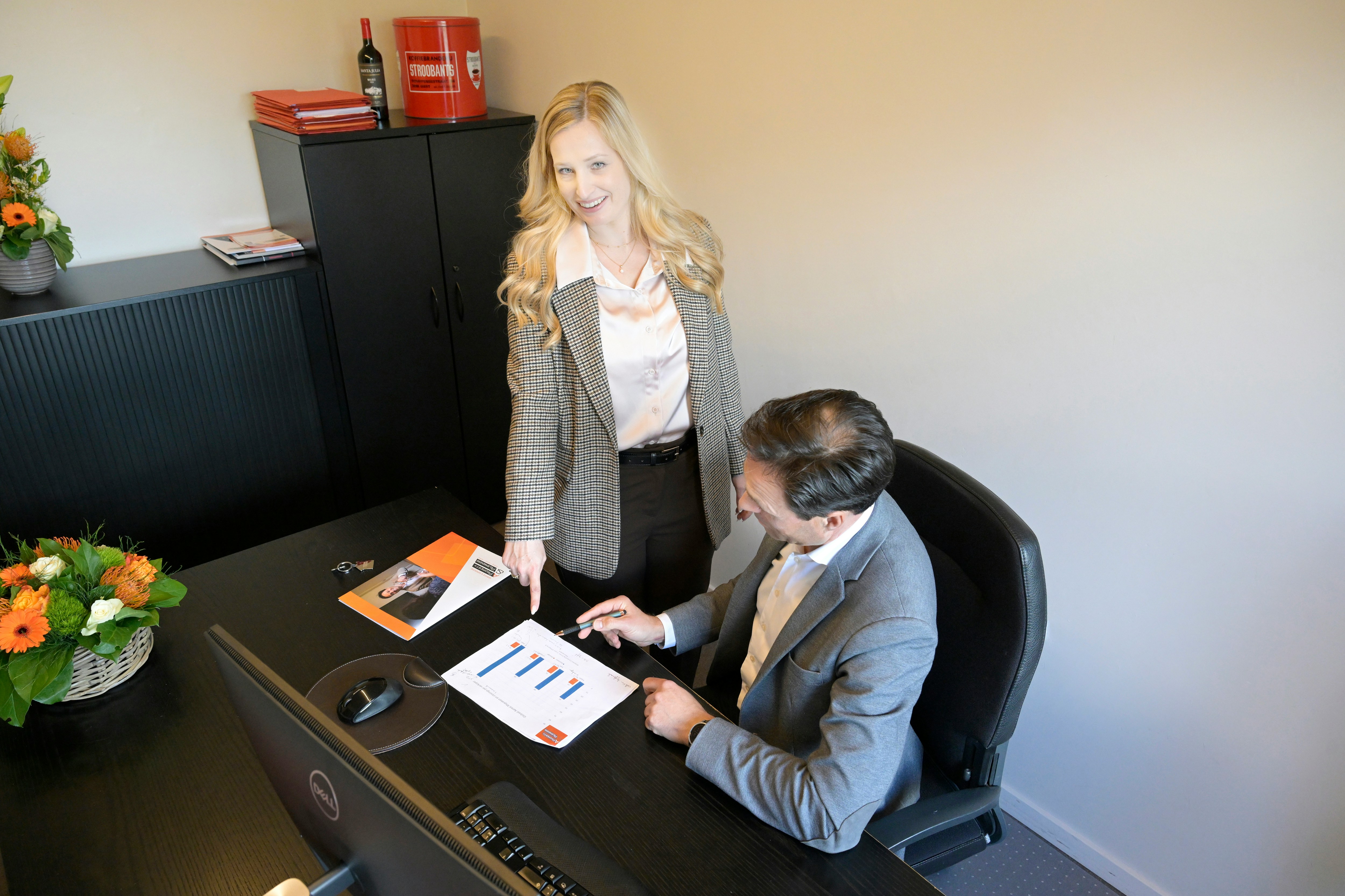 Local analyst using home-office ergonomic setup calculator