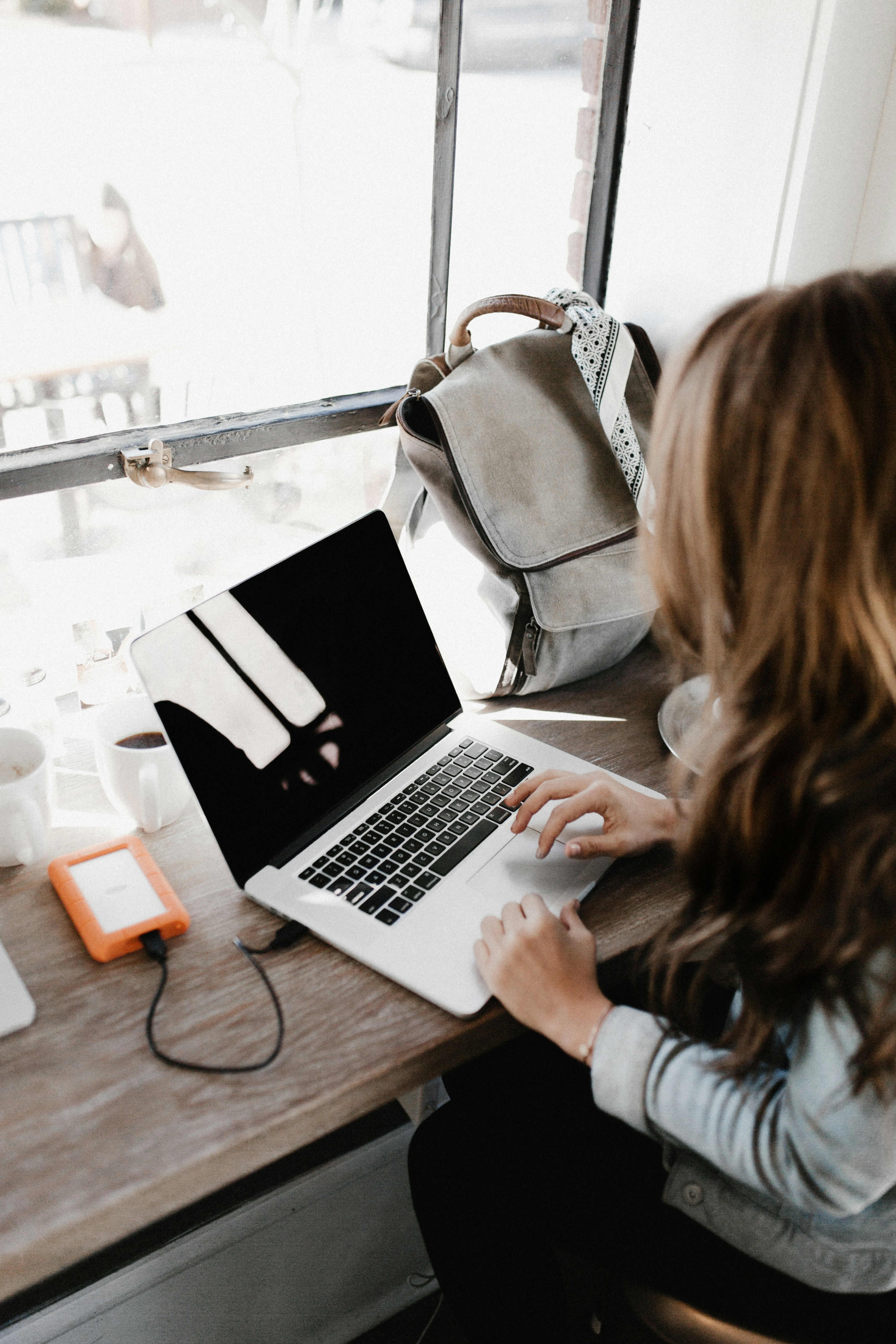 Local blogger digitalcreator using home-office ergonomic setup calculator