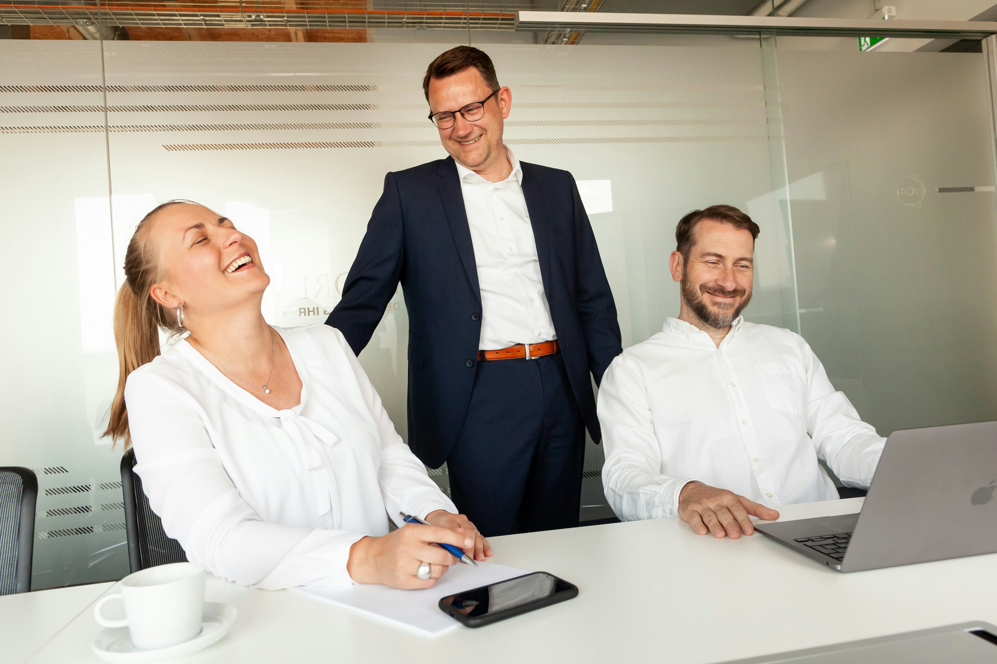 London, England, UK manager using us salary calculator