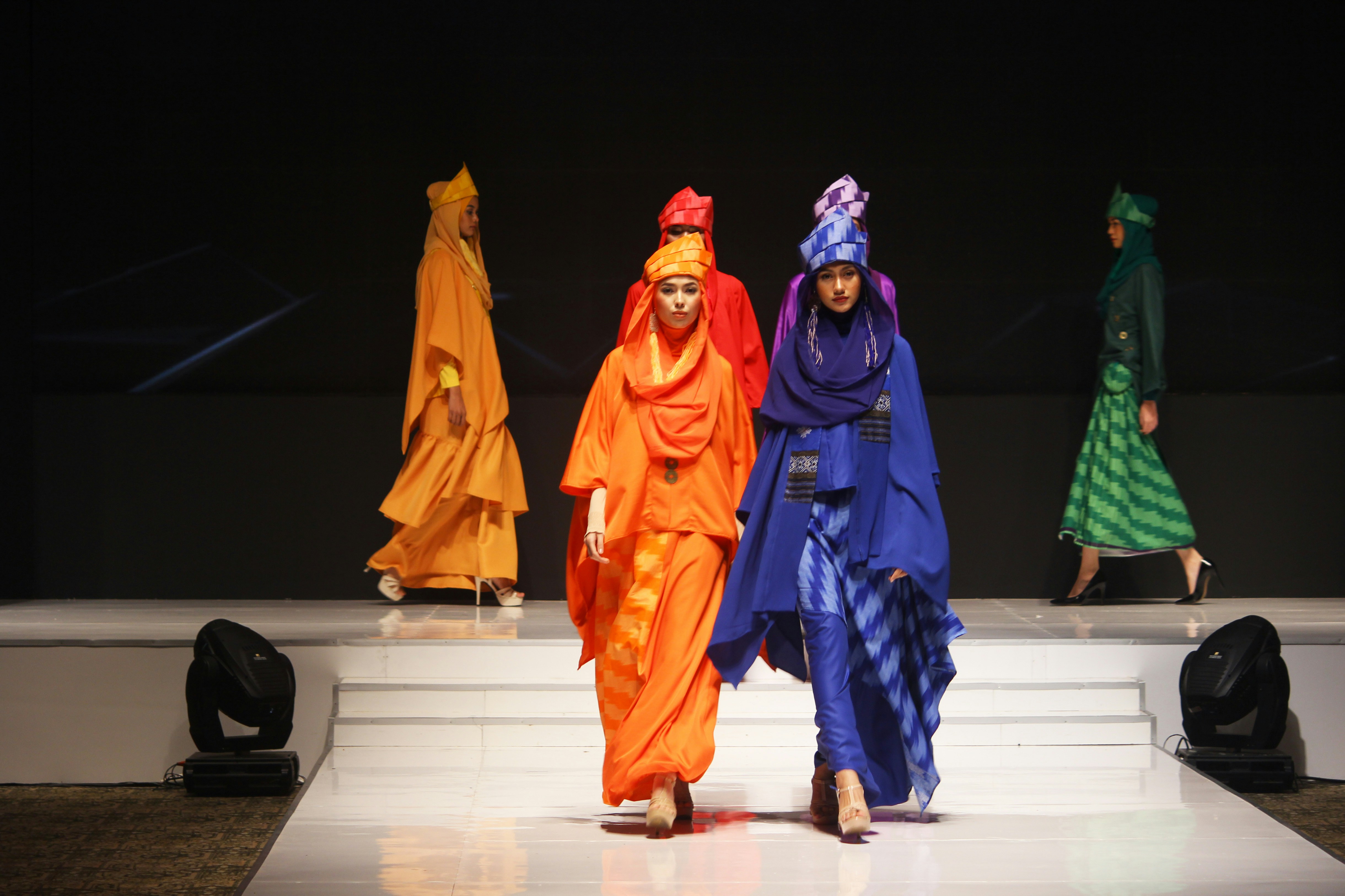 Thane, Maharashtra, India designer fashion using freelancer gst/tds take-home calculator
